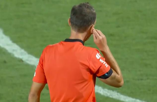 皇马三连丢点球,皇马进球被吹掉判点球