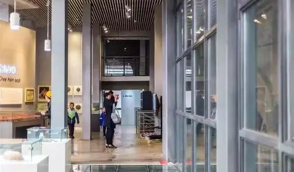 启新1889老而不衰，旧物的工业风时尚正流行