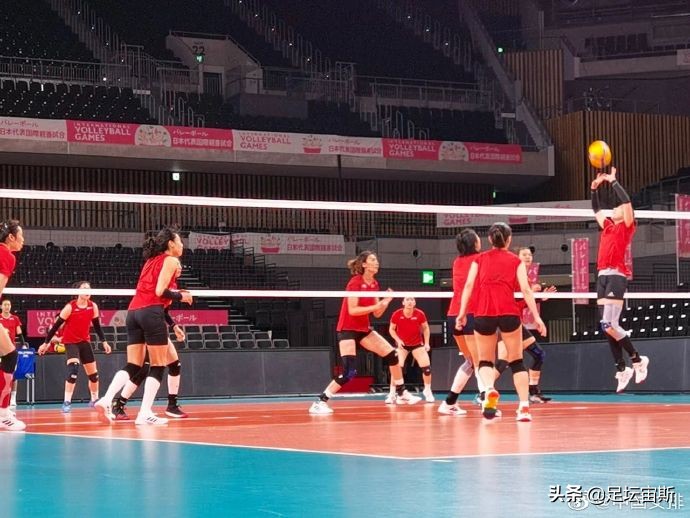 张常宁李盈莹郎平,张常宁拥抱龚翔宇视频