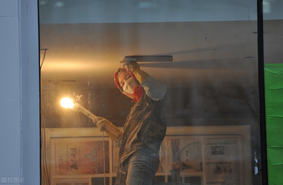 腻子粉刮好第一遍起泡是什么原因,腻子粉刮上去起泡是什么原因