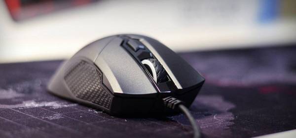 吃鸡鼠标启动项,吃鸡鼠标轻还是重好用