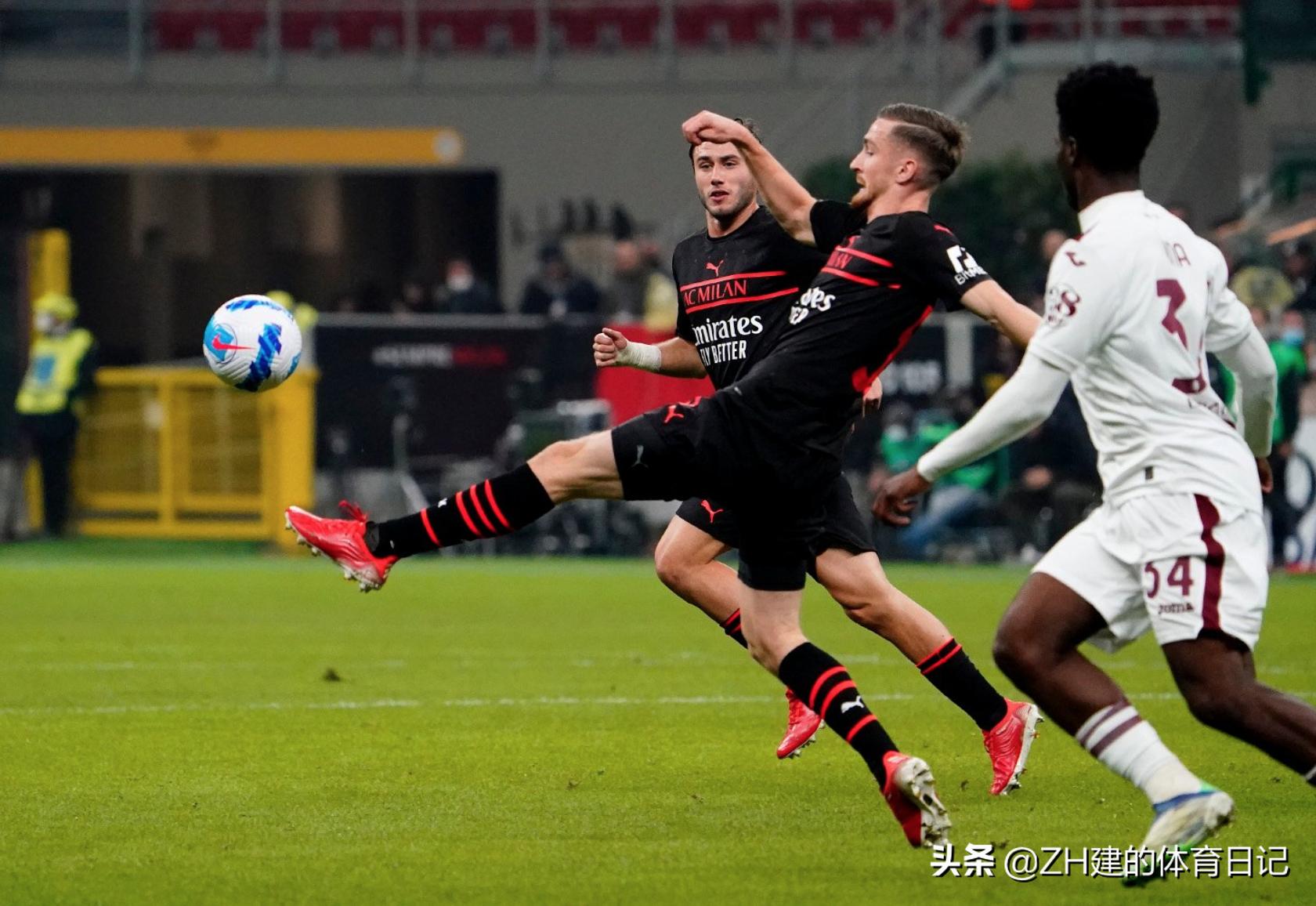 ac米兰7比0狂胜都灵,ac米兰10胜热刺