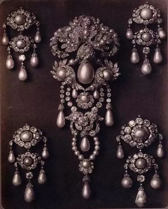 lv老板的旗下奢侈品,lv创始人豪宅