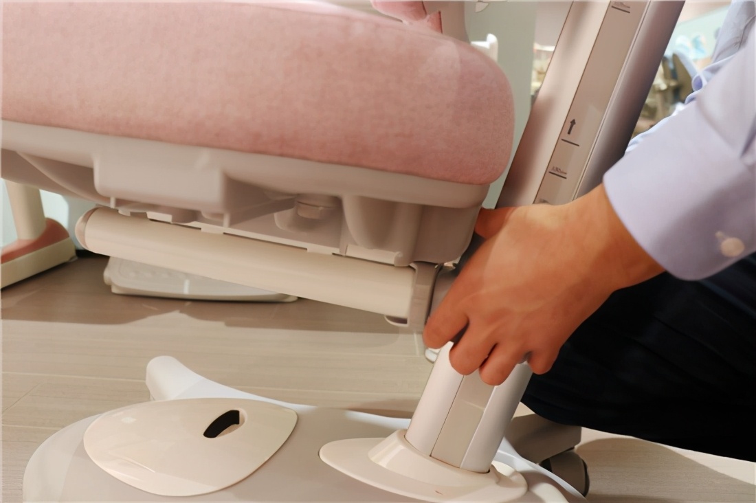 奋进星功能学习桌椅：为孩子的身体健康保驾护航