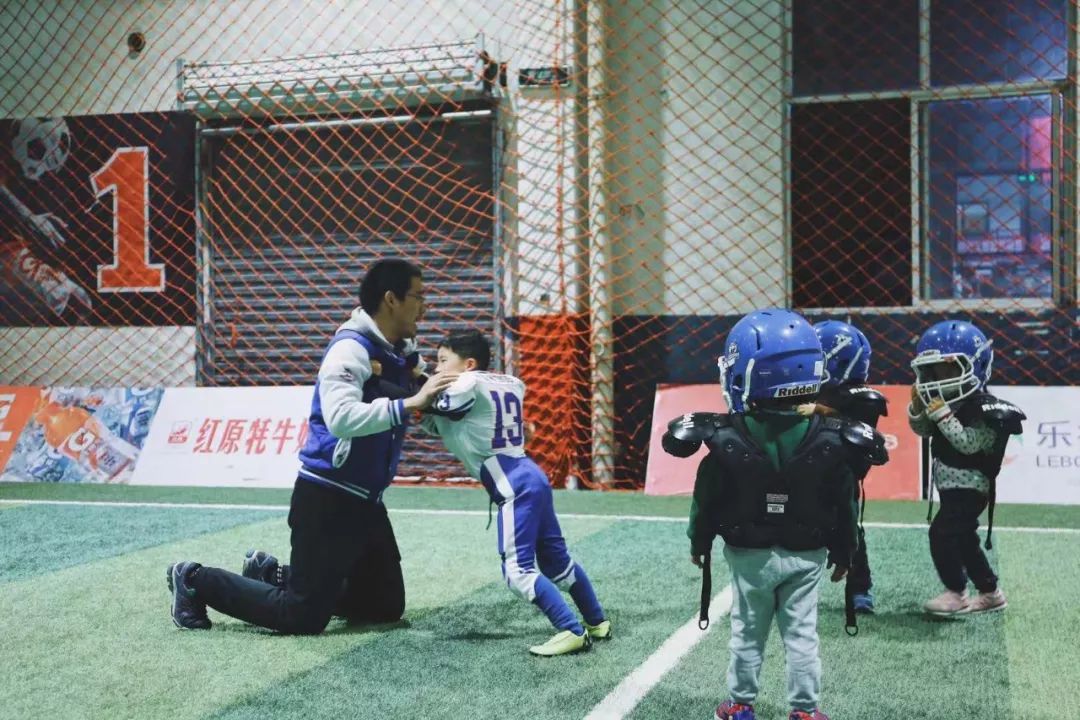 酷炫!圈粉成都娃的这些“贵族运动”到底“贵”在哪?