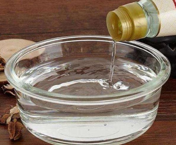 白衣服发黄变白最快最简单方法,t恤发黄变白小窍门