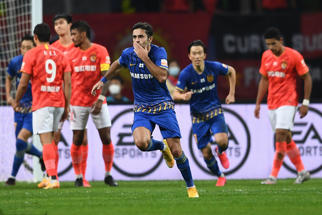 何超莲发文道歉,何超莲发长文感谢父亲反问式道歉