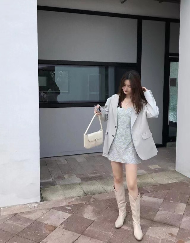 西装碎花裙怎么穿好看,碎花裙西装这才是春天该有的姿态