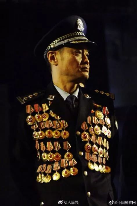 14岁少女被骗去ktv警方现场解救,14岁女孩在ktv被骗