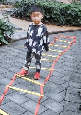 如何快速长高10-20厘米运动,儿童健身运动6到12岁长高慢动作