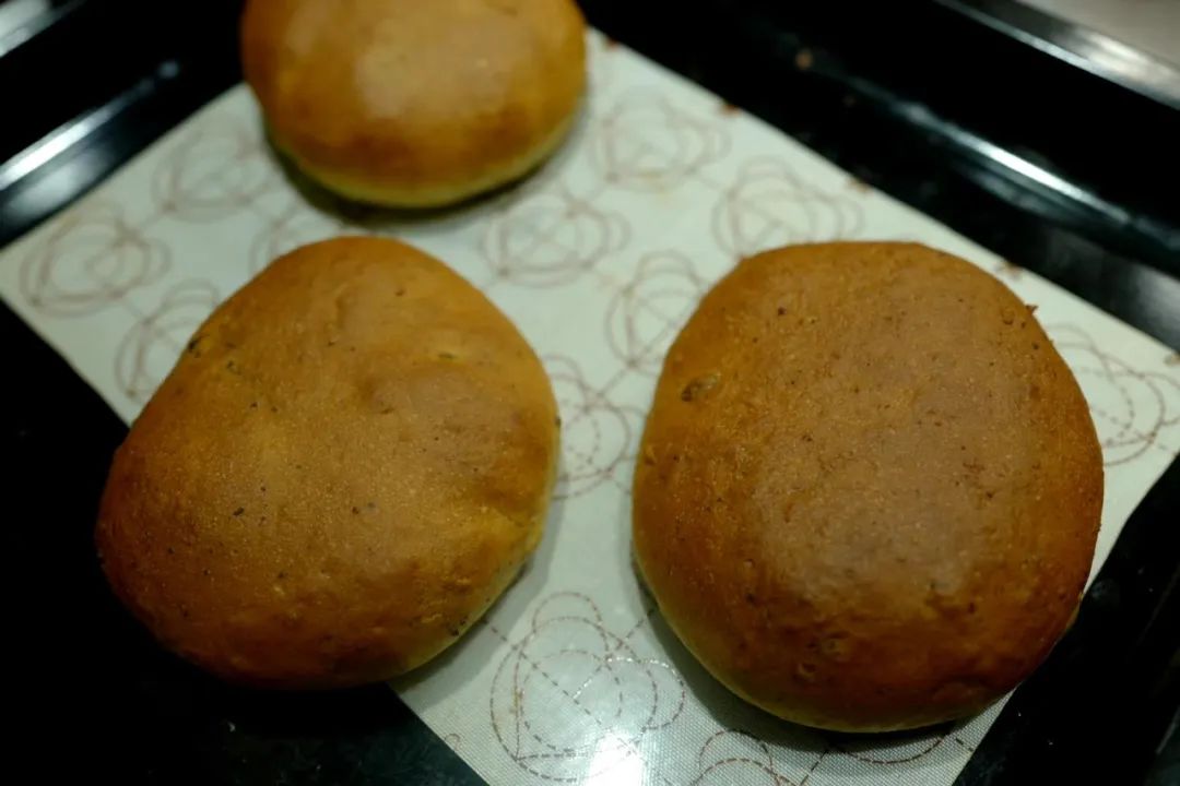 万人定闹钟早起云约早饭，为了去世界各地摆摊卖小吃做准备