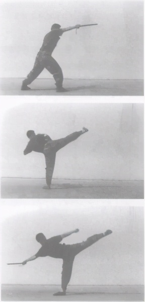 警用防暴棍和匕首警拳,警用防暴橡胶棍杀伤力