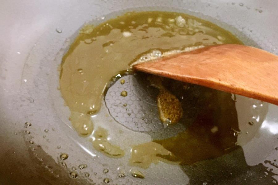 炒糖色不化还糊,炒糖色不融化