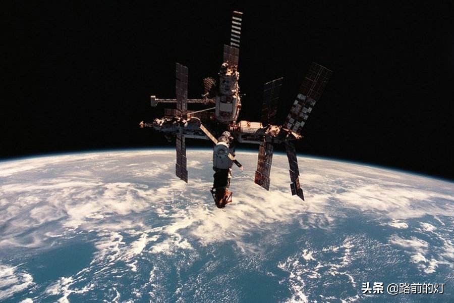 美国阿波罗登月是不是真的,美国阿波罗登月计划到底是真是假