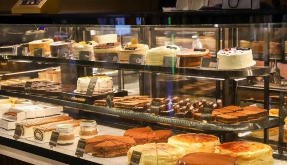 创业蛋糕店经营前三个月吸引顾客,蛋糕店赚100万的营销方案