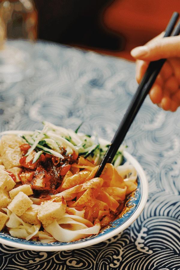 创历史！徐州凉皮开到悉尼！健身私教烹制的美味，还有变态辣……