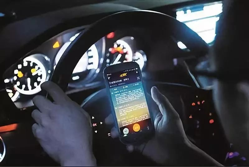 工资4000每个月还贷4000,工资4000每月还贷3000压力大吗