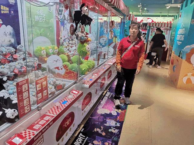 抓娃娃机赚钱骗局揭秘,抓娃娃机回报率