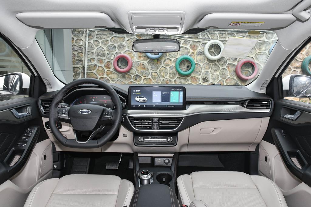 全新一代福克斯active,全新款福克斯内饰