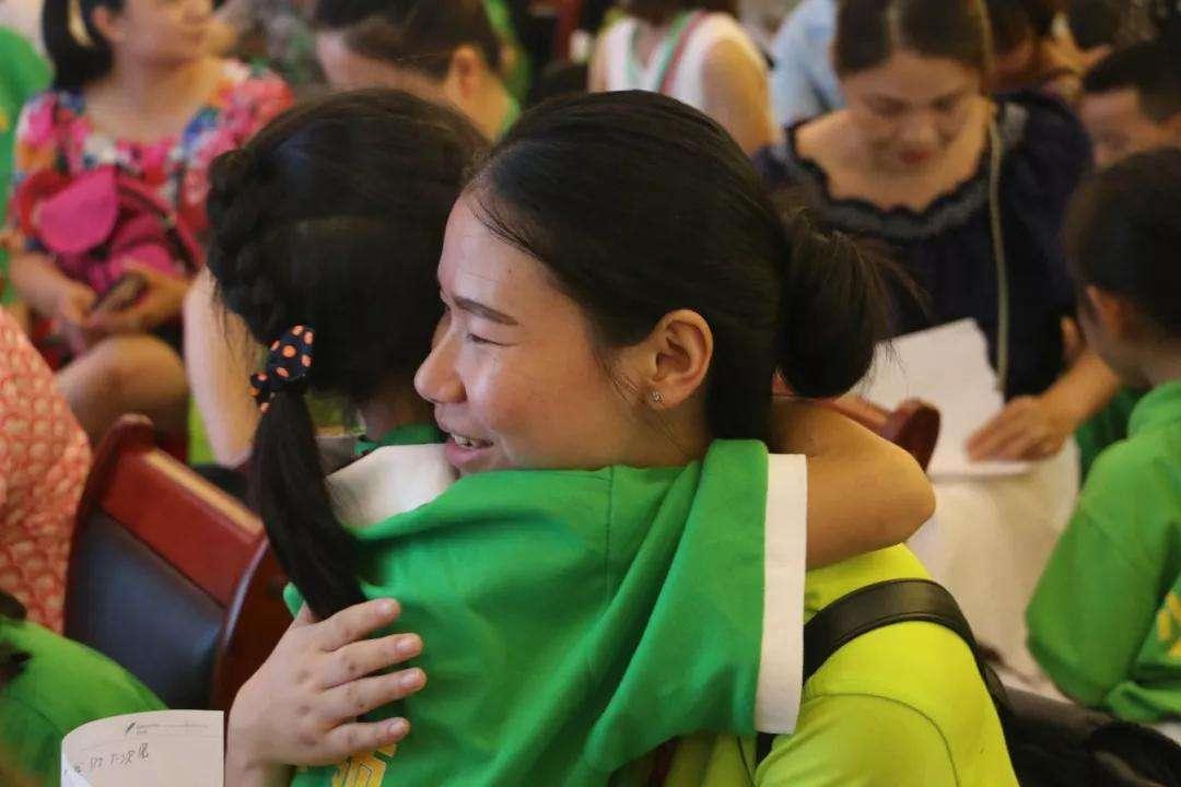 女学霸成绩下滑太快了,学霸女孩的成绩一落千丈