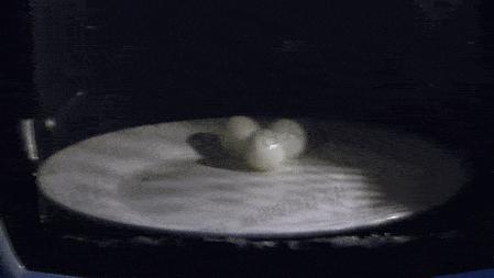 千万别微波加热这4类食物，不是危险就是不健康