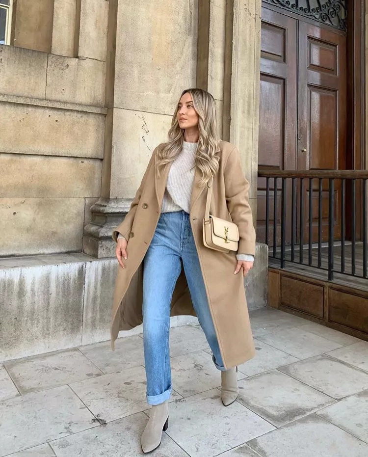 今年流行爆款裤子直筒牛仔裤,今年潮流一点的裤子牛仔裤