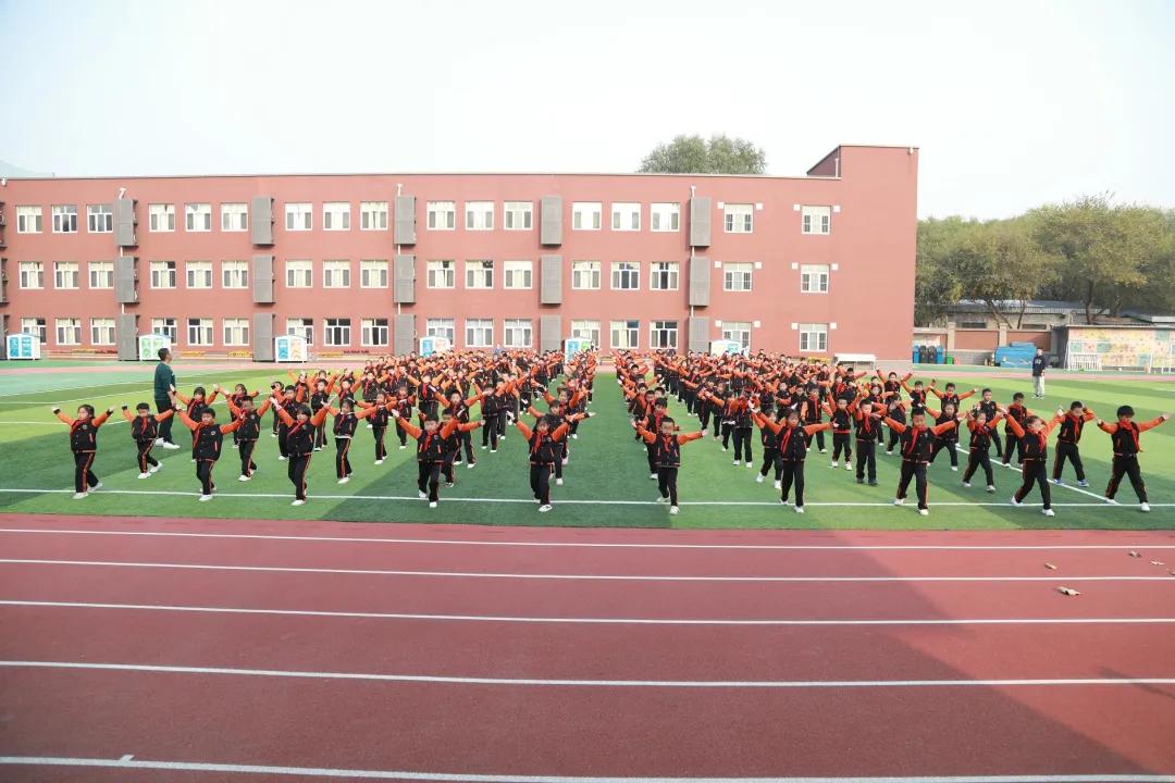 小学生课间操简单广场舞,小学生课间操斗牛舞