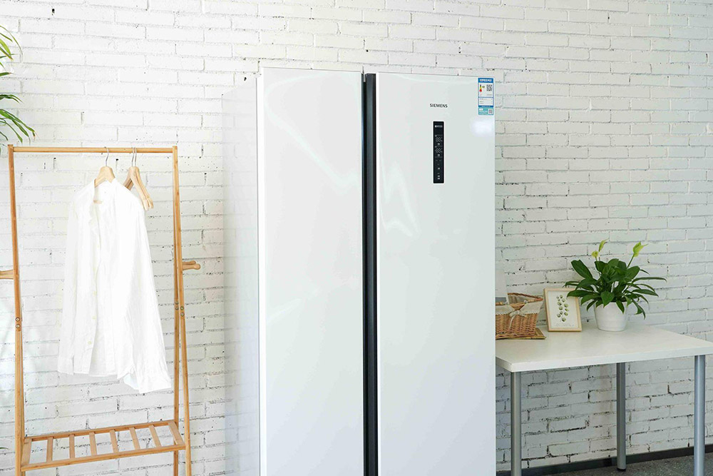 冰箱十字门和双开门哪种好,十字门和双开门的冰箱哪个更好