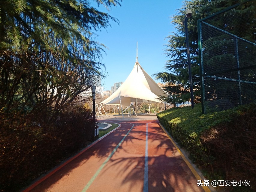 西安哪里有免费的体育运动场地,西安超级运动公园