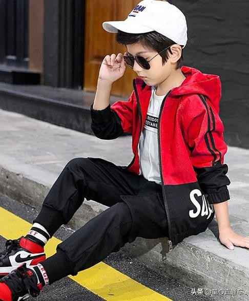 童装韩系风中大童,中大童装8-16岁运动衣