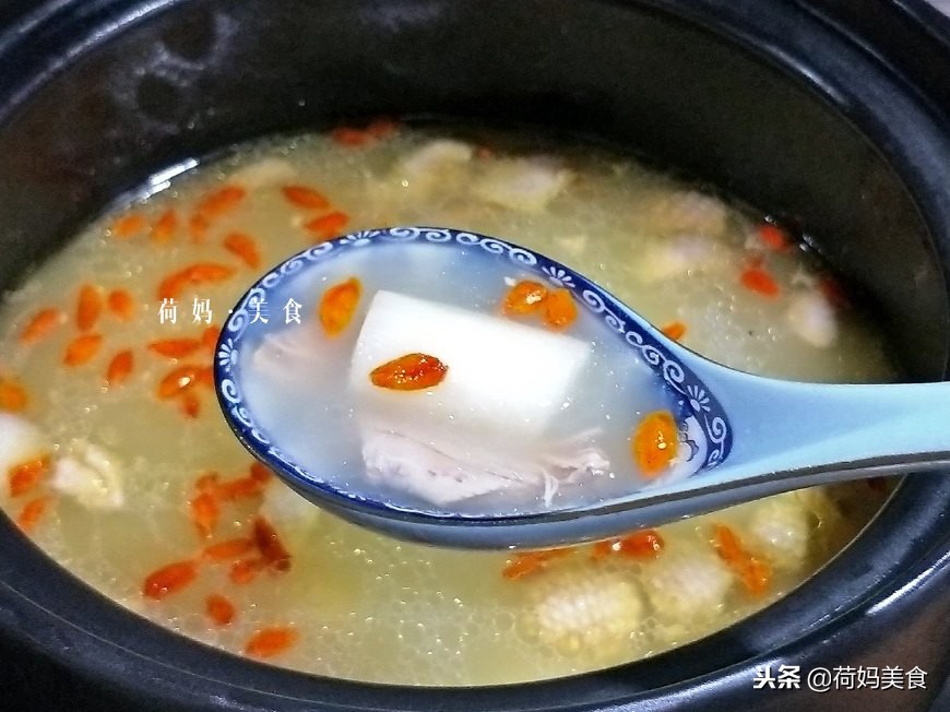为什么炖的鸭子肉偏红,为什么炖的鸭子有股味道