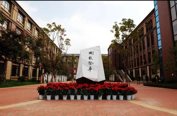 昆明呈贡区民办小学学费查询,昆明民办小学招生简章