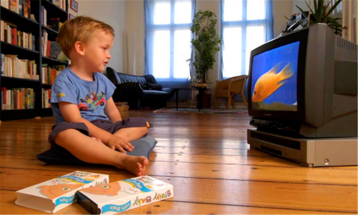 “天天看电视”的孩子，和“不看电视”的孩子，这些差距很明显