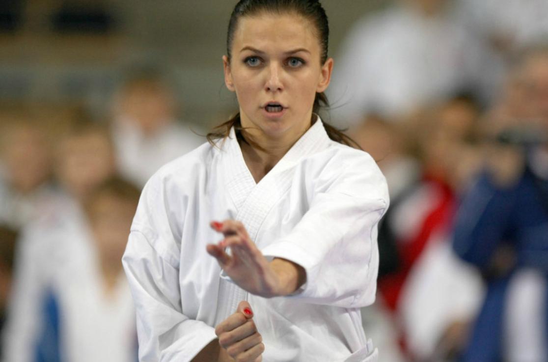 莱万足球经历,莱万传奇一生