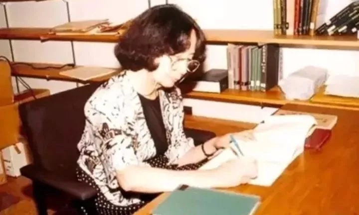 归国执教40年，她分文不取，捐款3568万，自己却粗茶淡饭甘守清贫