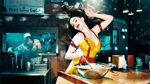 白色锅具发黄怎么处理,锅具烧焦渍清洁小妙招