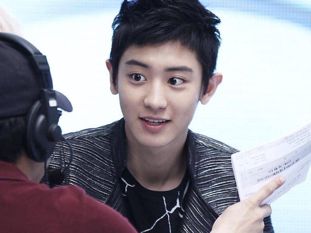 朴灿烈提着现金去买房,朴灿烈投资大楼