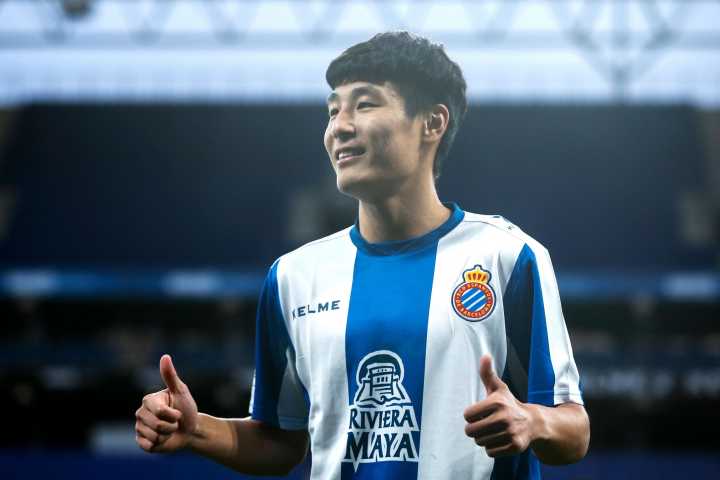 流浪上港？西班牙人刚赚武磊又惦上胡克尔！紧急救援这算盘......