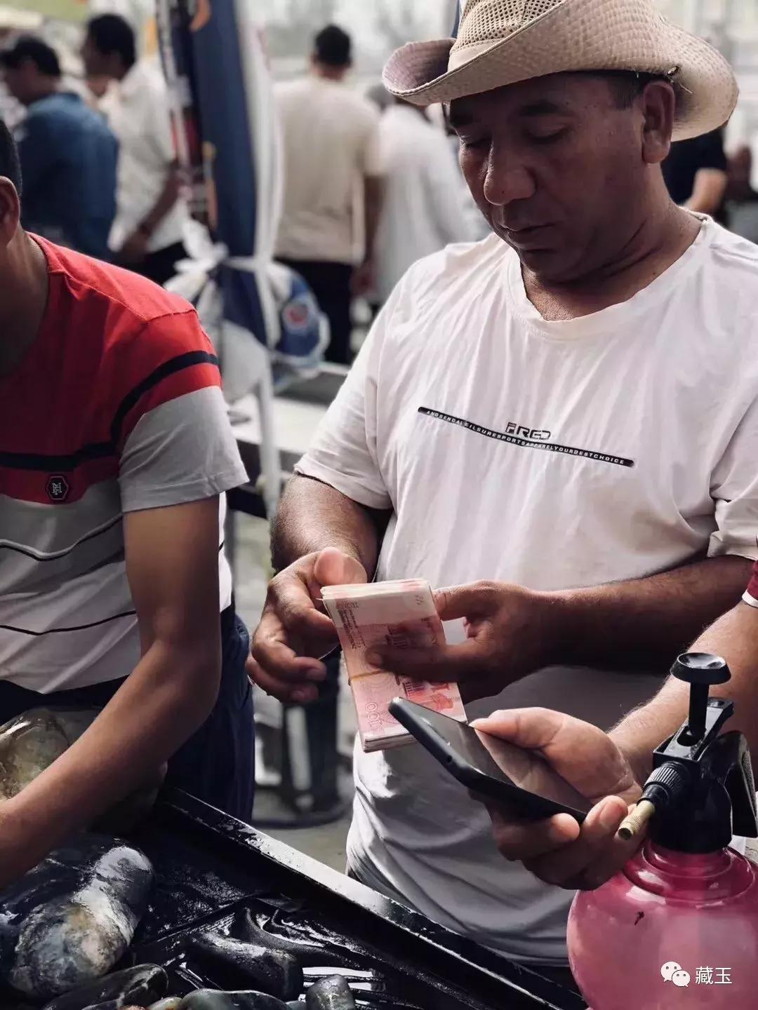 十年前他资产过亿有钱有地位,十年前和田玉