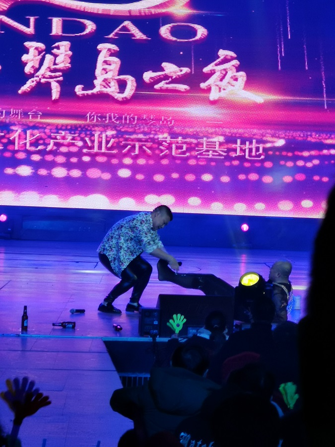 夜场江湖：讨好一个人究竟有多难？