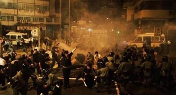 华人在海外被越南黑帮欺负,中国黑帮得知后,直接端了他们的窝