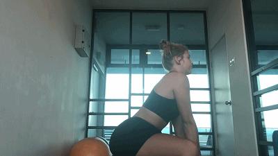 如何有效减腹翘臀,怎么减两侧臀部的赘肉