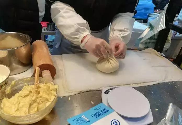 我在2018年的网红美食堆里，精挑出了这23家火爆的店给你！