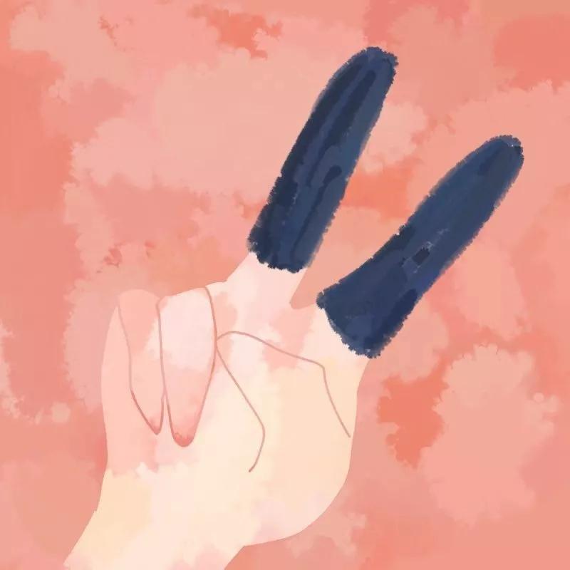 夜光杯和卫生巾哪个好,卫生巾和月亮杯利弊