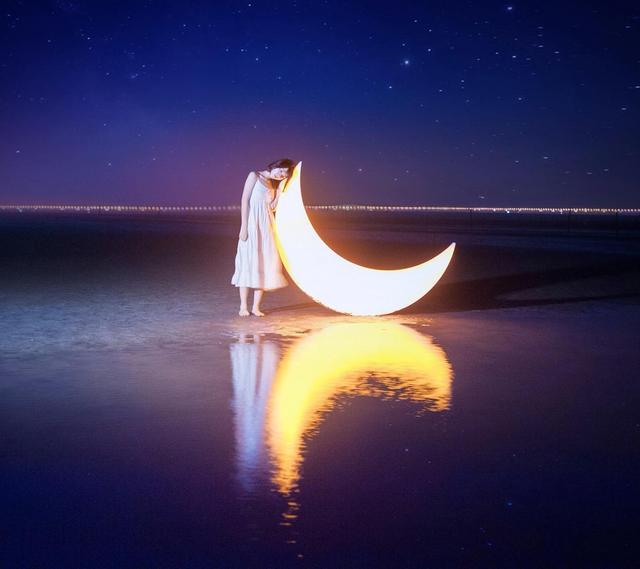 时光悠悠，四首月亮的古诗，读着读者就老了