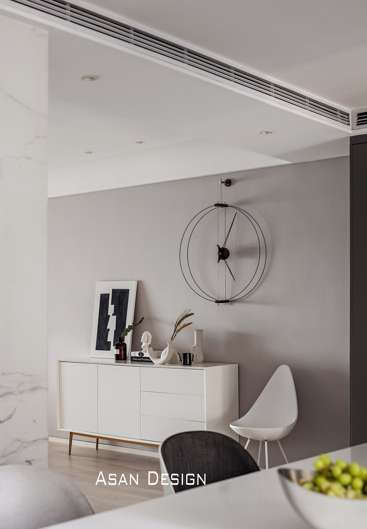 240㎡的家，不将就，不豪华，全屋极简风反而装出大宅范！太美了