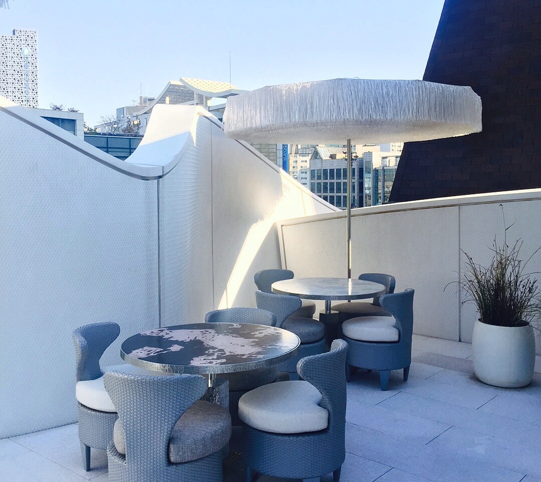 开咖啡馆的小确幸，奢侈品牌也要有