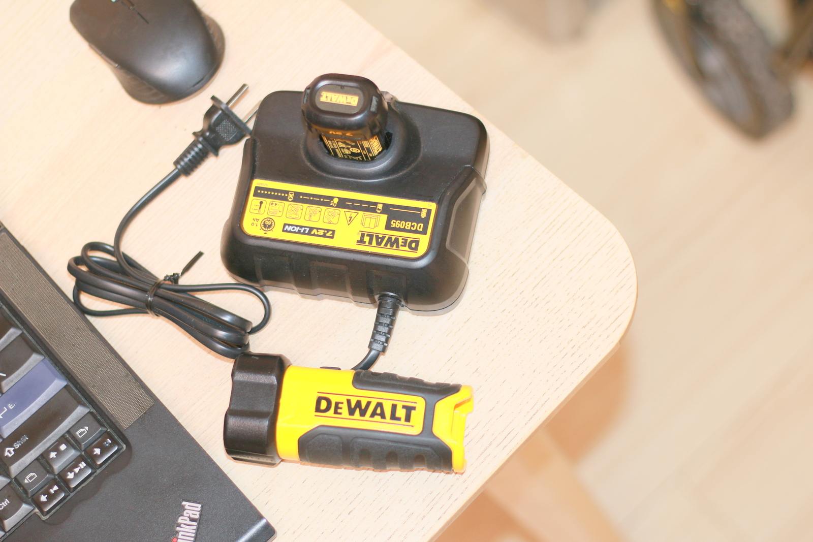 傲雷baton3手电筒特别版,傲雷baton3pro紫色