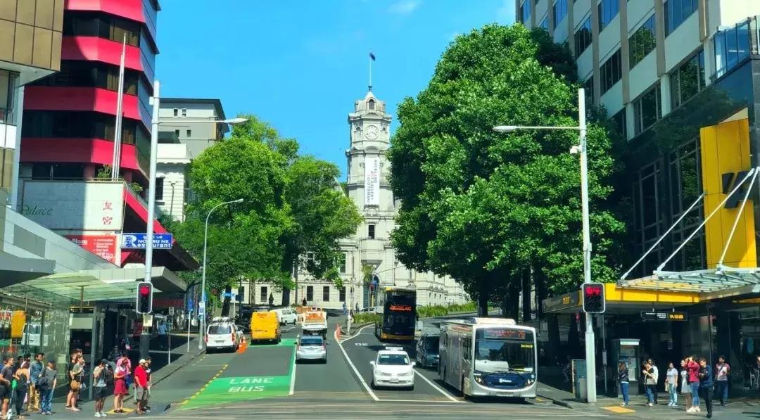 比国内油价还高三四块！这地方奔驰不如日系车受欢迎！