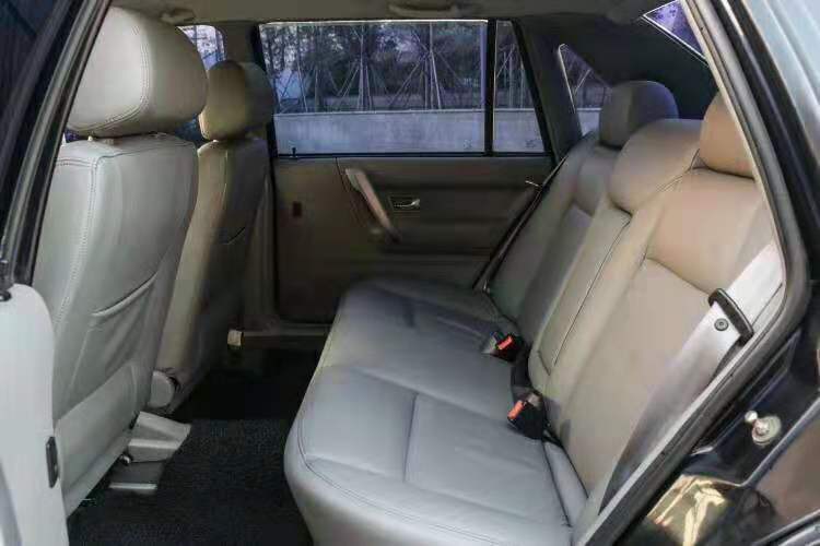 2000左右的桑塔纳练手车,新手适合买桑塔纳新车练手吗